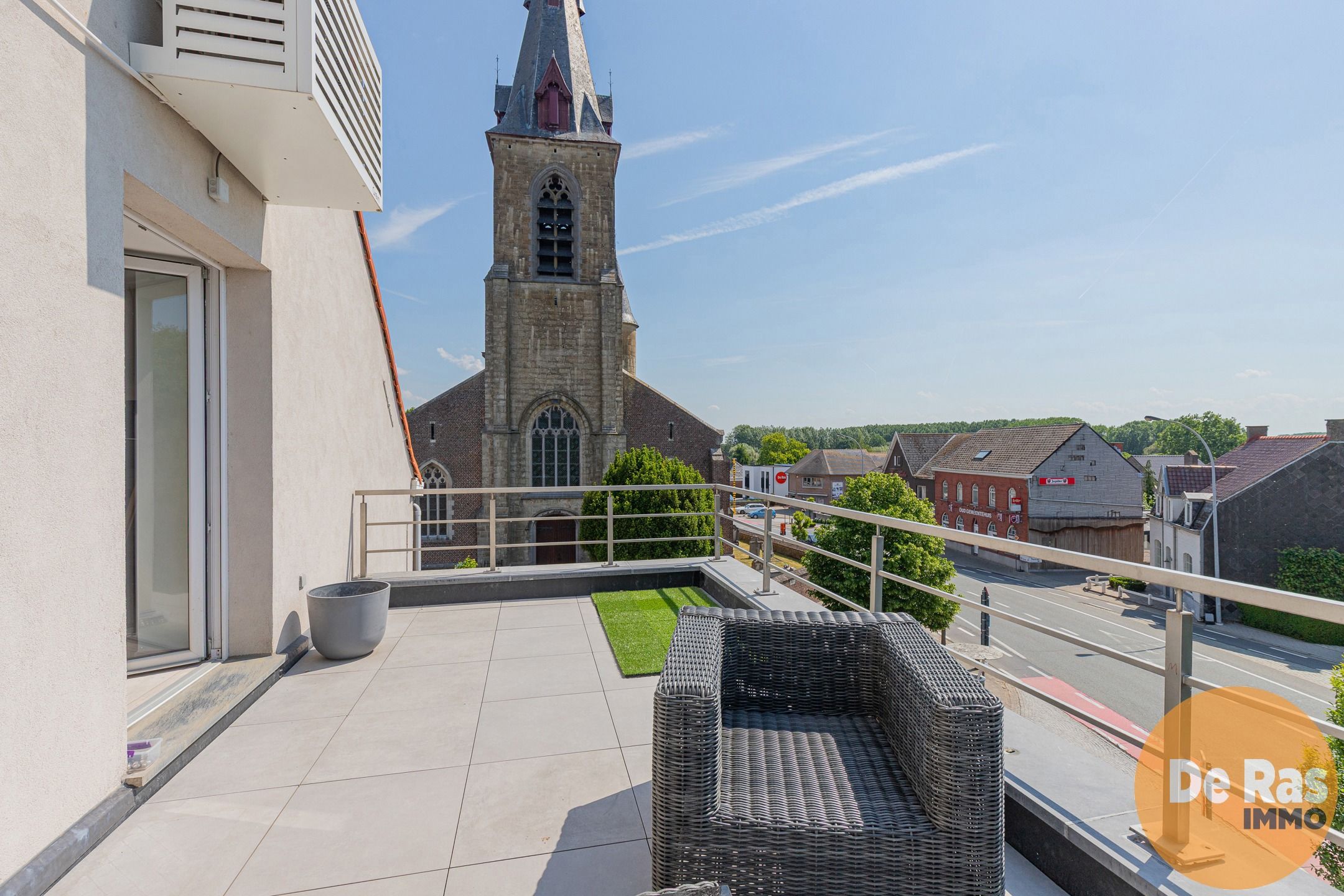 HILLEGEM- Excl. penthouse met uitstekende uitvalsbasis foto 3