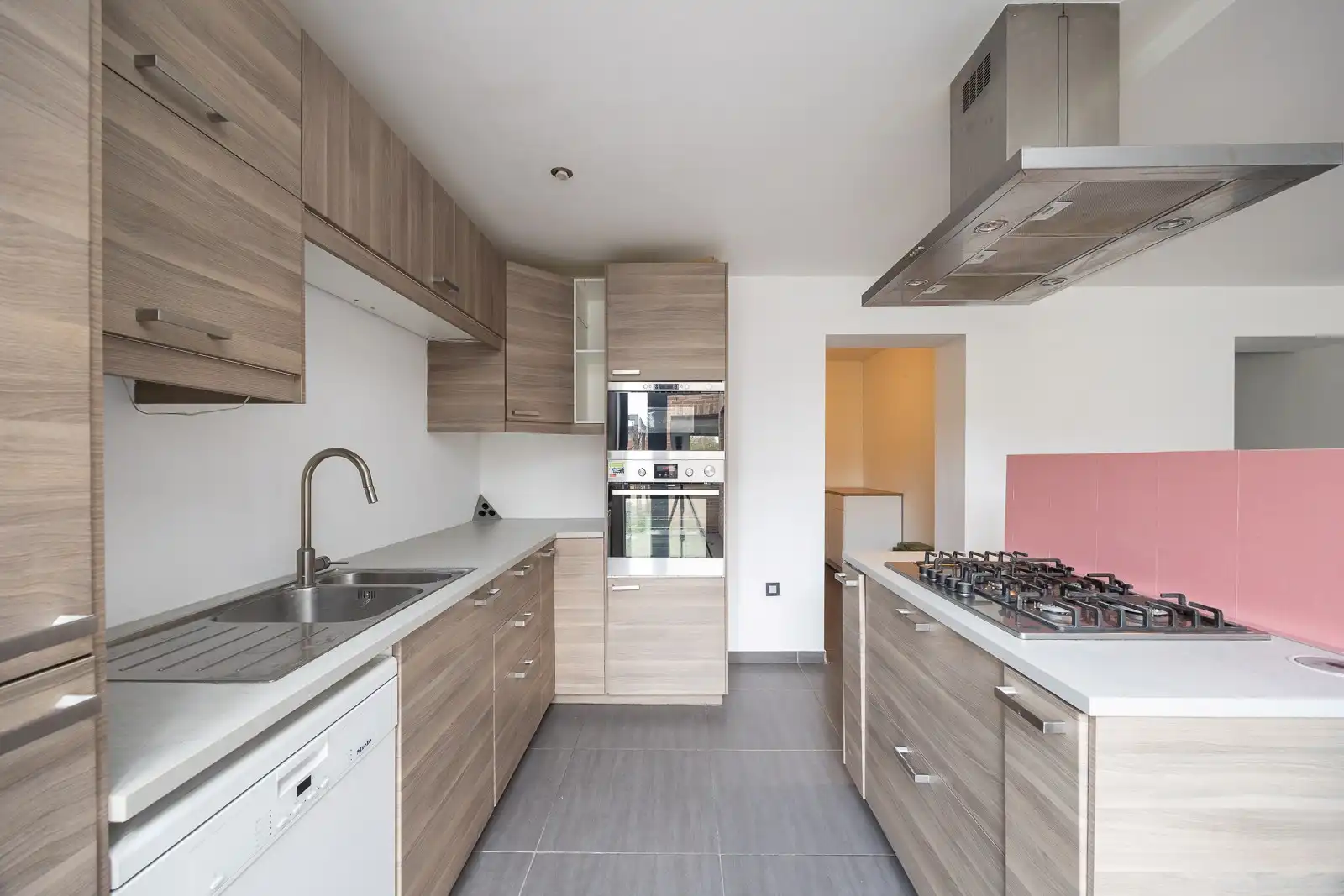 Instapklare woning te Blaasveld! foto 11