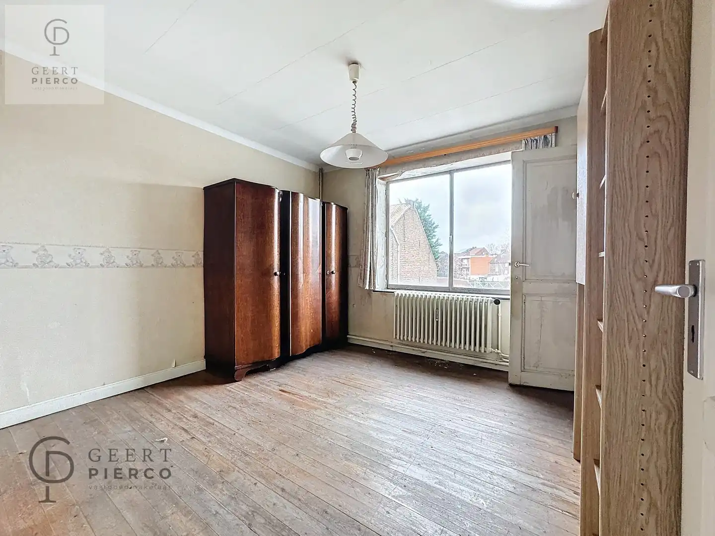 Ruim handelspand met ruim appartement foto 18