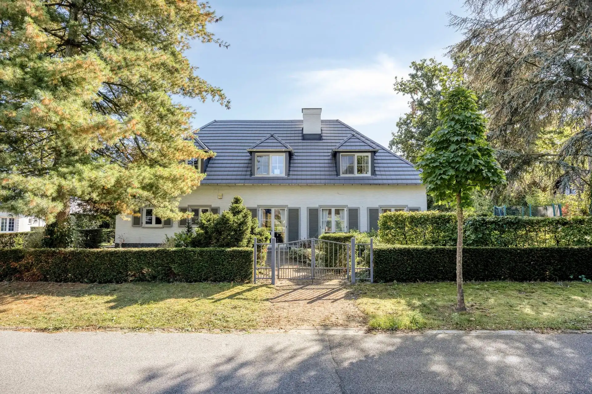 Prachtig gerenoveerde villa in de Zonnebos wijk foto 3