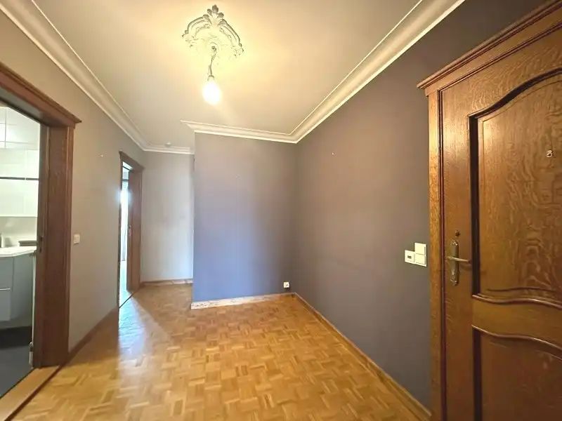Royaal appartement met 2 slaapkamers en terras in Sint-Niklaas foto 2