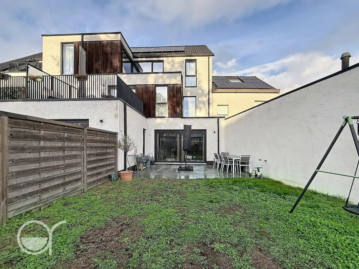 Modern 2-slaapkamerappartement met zonnige tuin foto 12