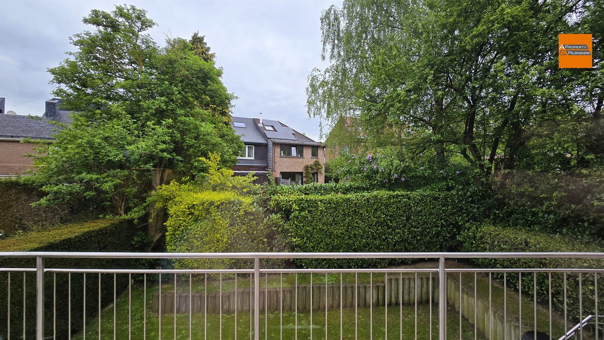 Ruime en instapklare bel-étagewoning met 7 slaapkamers en tuin op toplocatie in Kraainem foto 9