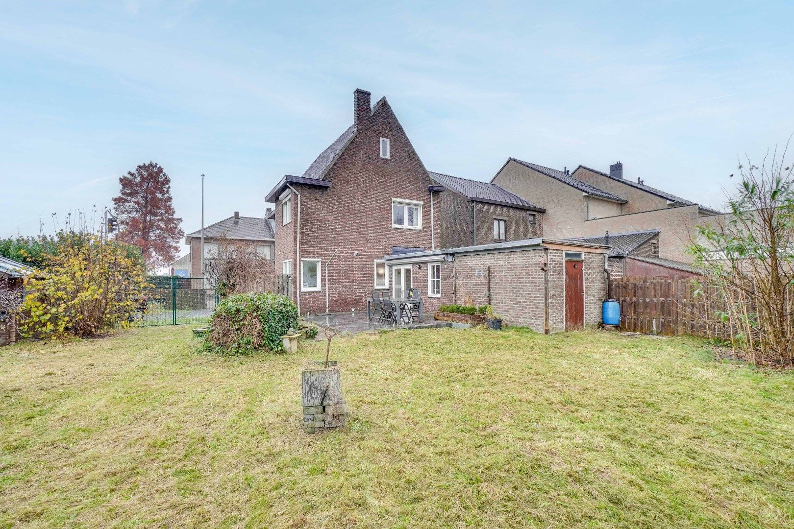 IN OPTIE ! OP TE FRISSEN WONING MET 3 SLPKS + UITBREIDINGSMOGELIJKHEDEN TE NEERHAREN !  foto 23