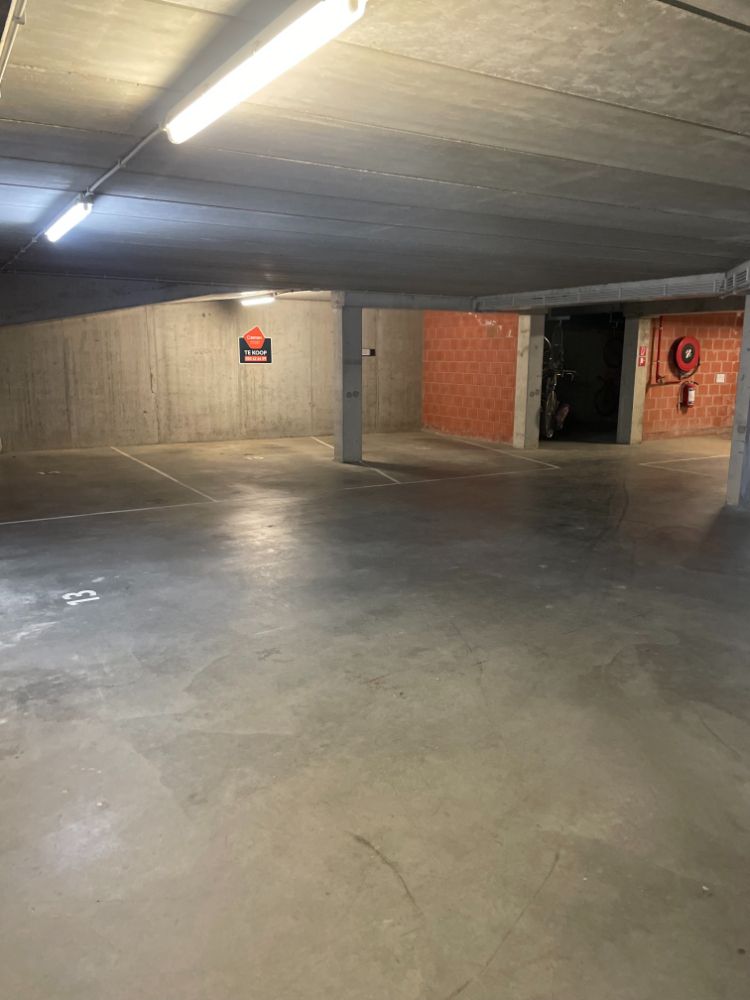 Ruime staanplaats in centrum Blankenberge foto 5