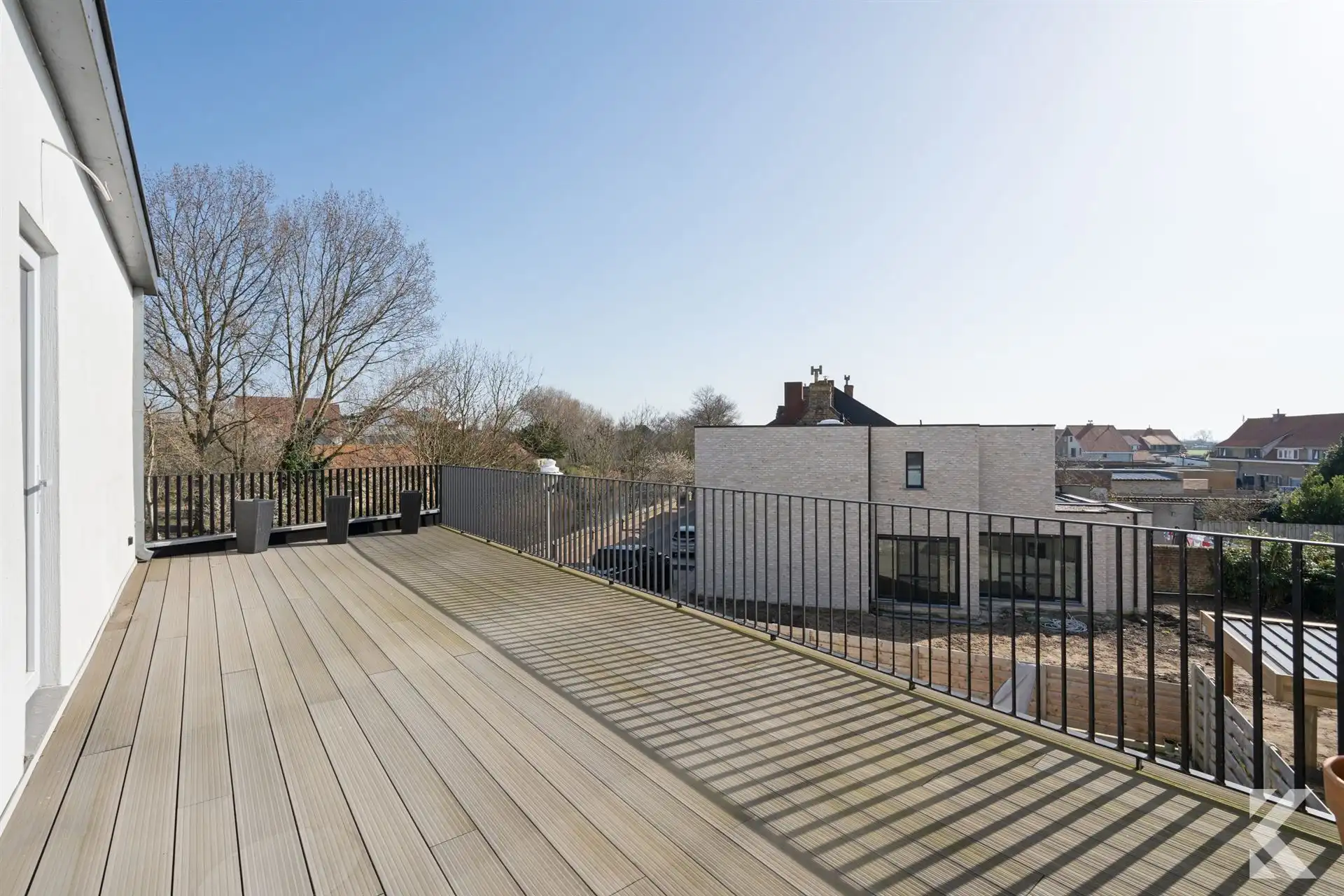 Gigantische, prachtig gerenoveerde woning met garage foto 21