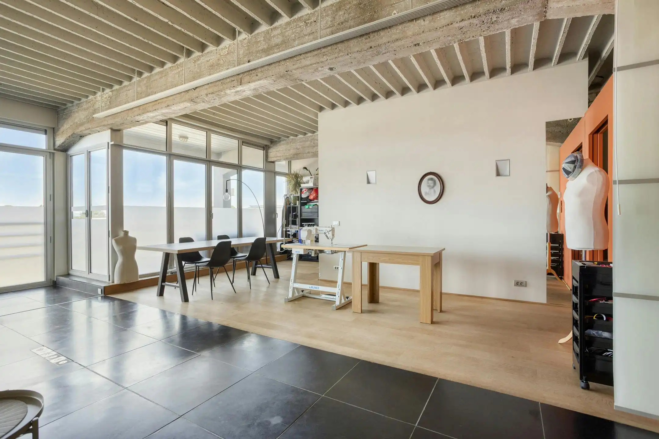 Stijlvolle designloft met zicht op het kanaal in hartje Kortrijk foto 3