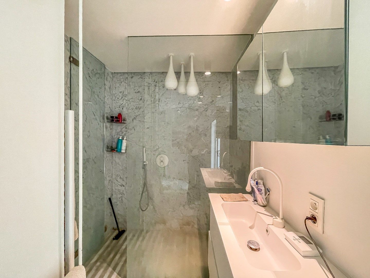 Aangename penthouse (gemeubeld) met ruim zonneterras gelegen op de Kustlaan vlakbij het Lichttorenplein.  foto 16