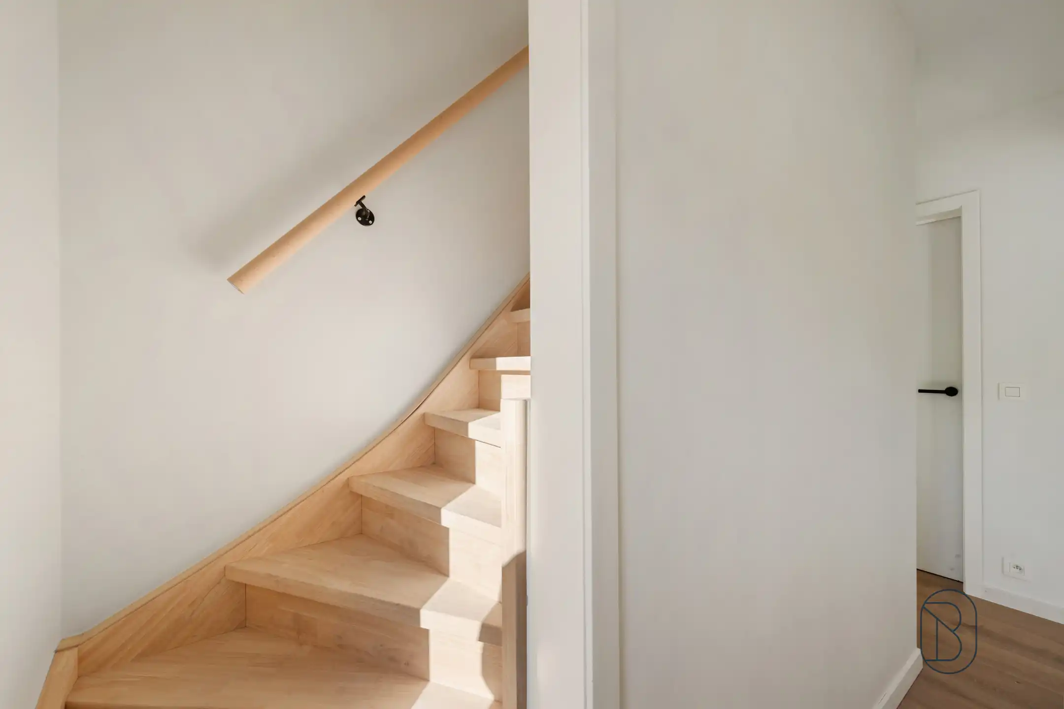 Kwalitatief gerenoveerde woning met tuin, en 3 slk.  foto 12