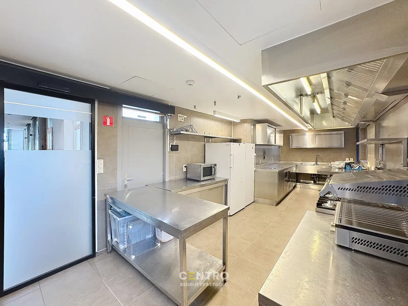 Volledig ingericht restaurant met woonst op CHARMANTE ligging te Oostende! foto 13