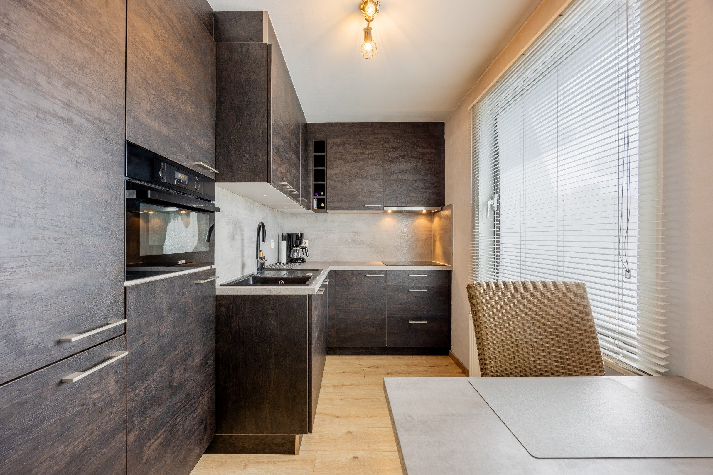 Instapklaar en gerenoveerd appartement foto {{pictureIndex}}