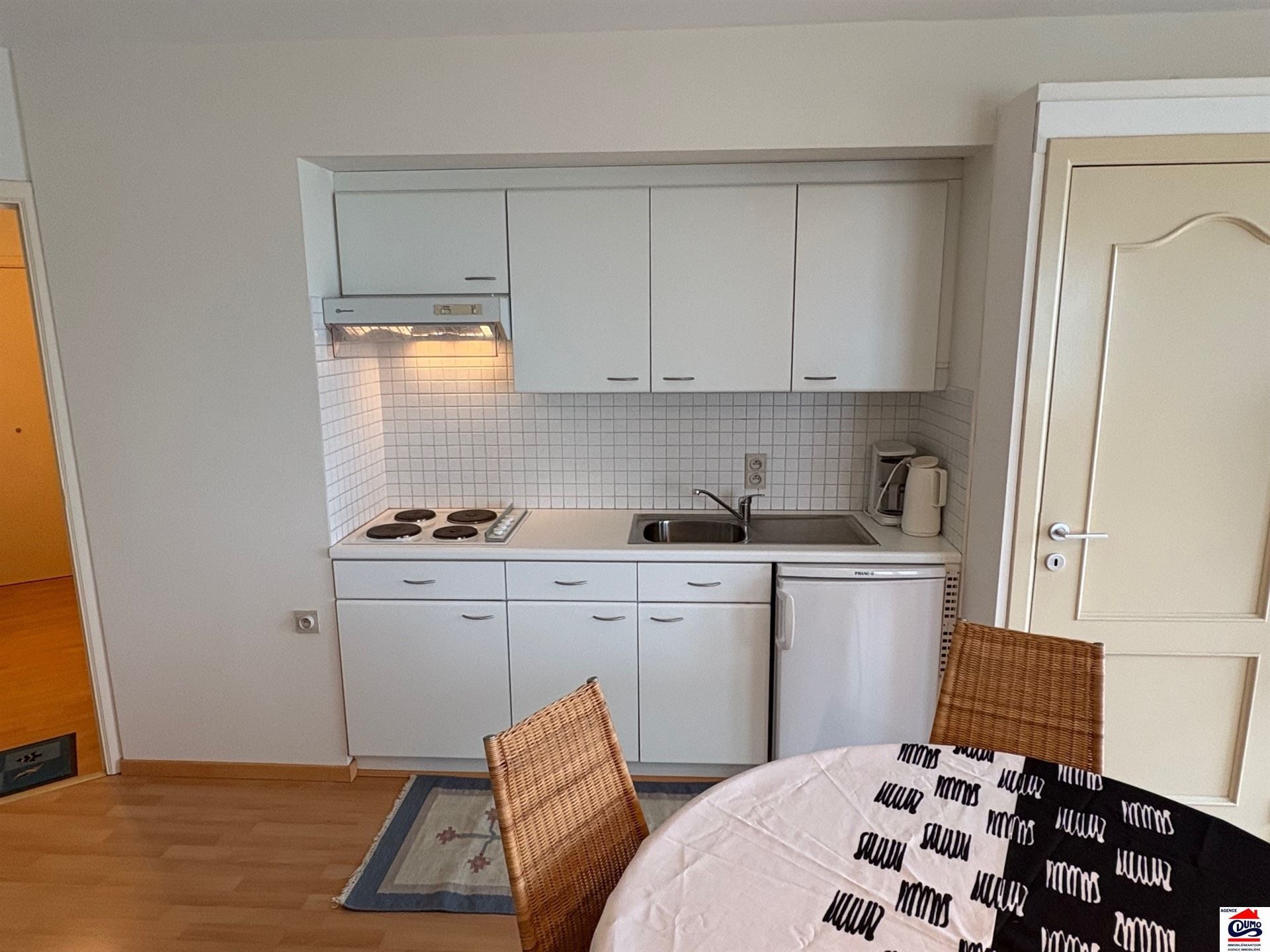 Gemeubeld appartement met 1 slaapkamer op de Zeedijk foto 11