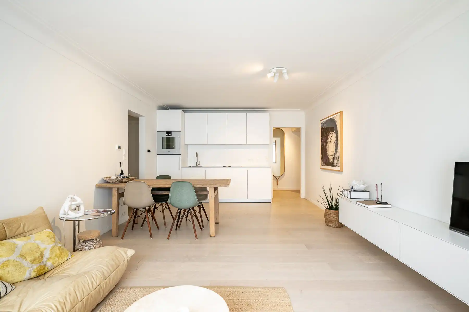 Mooi gerenoveerd centraal appartement foto 4
