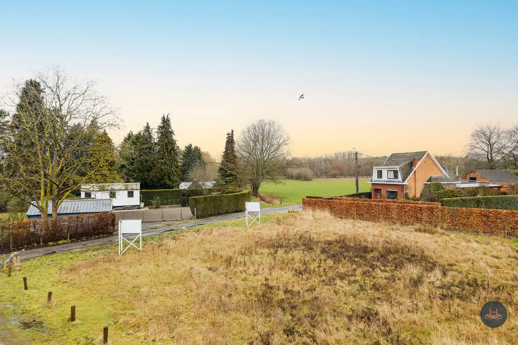 Prachtige bouwgrond in doodlopende straat foto {{pictureIndex}}