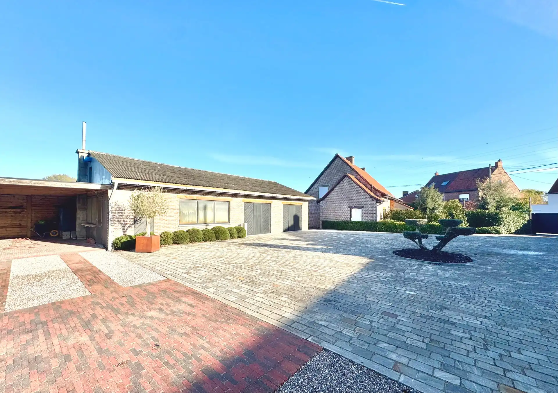 LANDELIJK GELEGEN WONING MET MAGAZIJN EN APARTE STUDIO foto 27