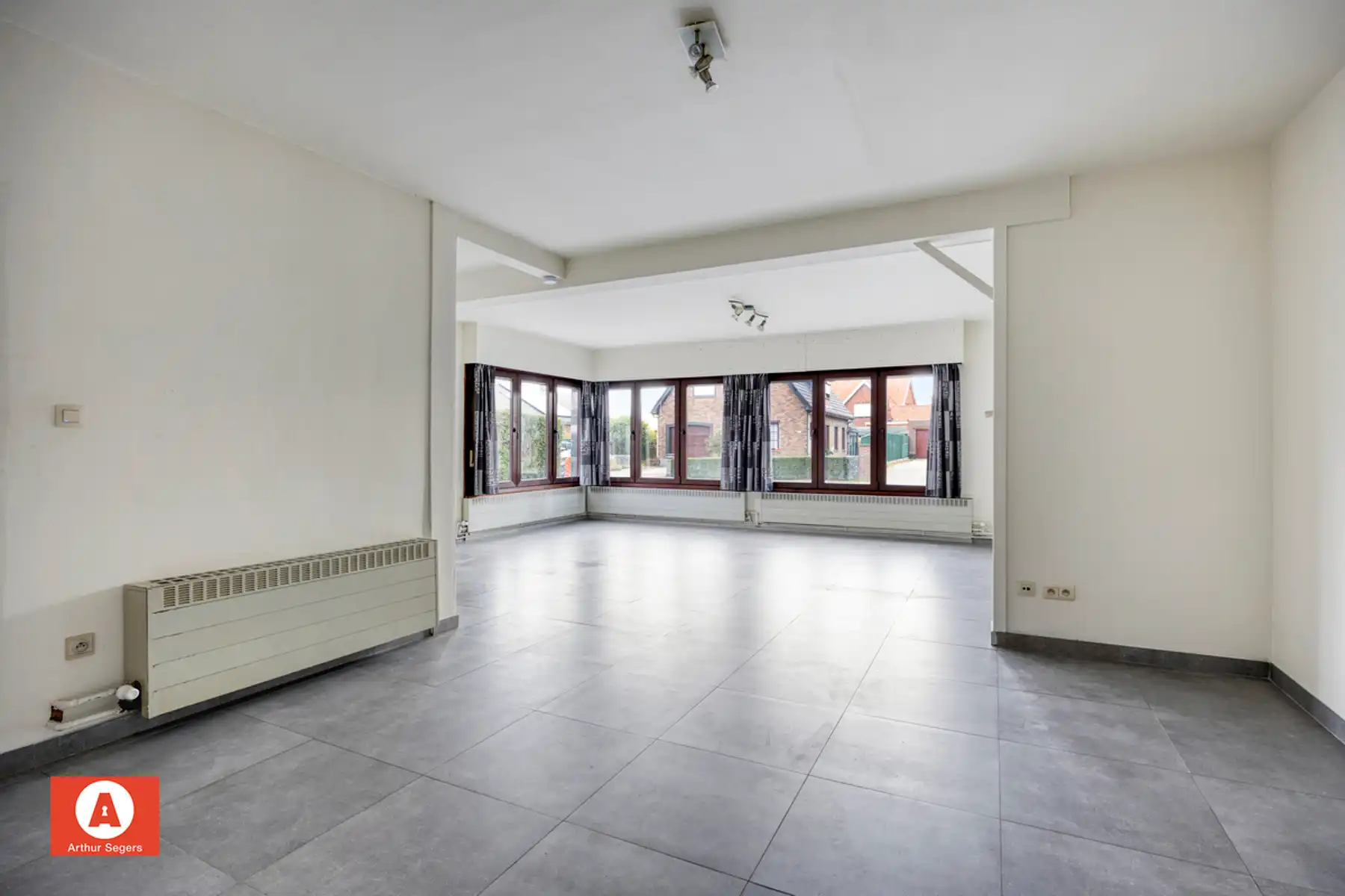 Instapklare en solide woning nabij het centrum van Opstal foto 5