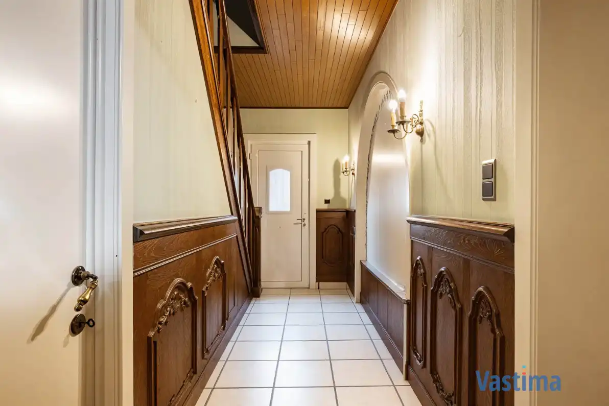 Te renoveren, halfopen woning met zuid gerichte tuin foto 12