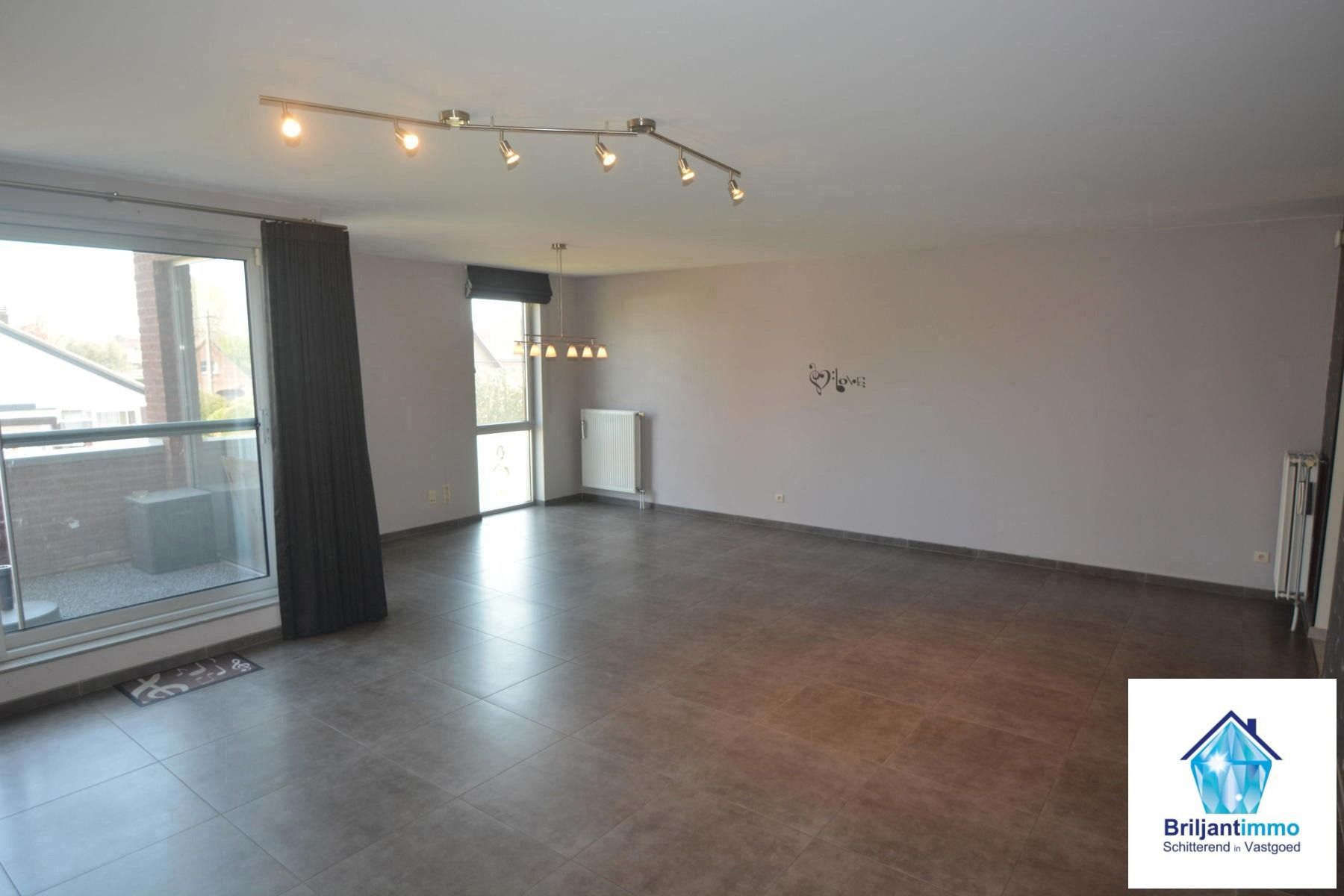 Ruim en instapklaar appartement met 3 slpkmrs en staanplaats foto 8