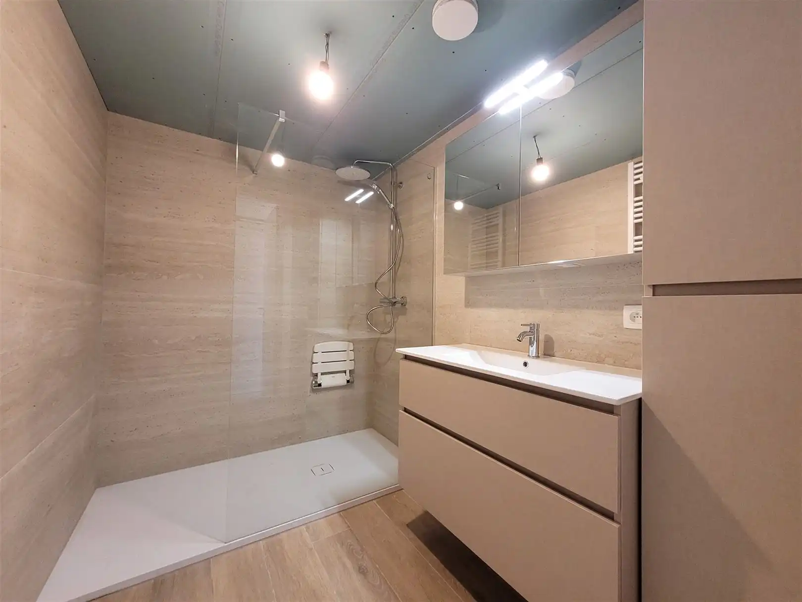 Ongemeubeld nieuwbouwappartement met 2 slaapkamers foto 16