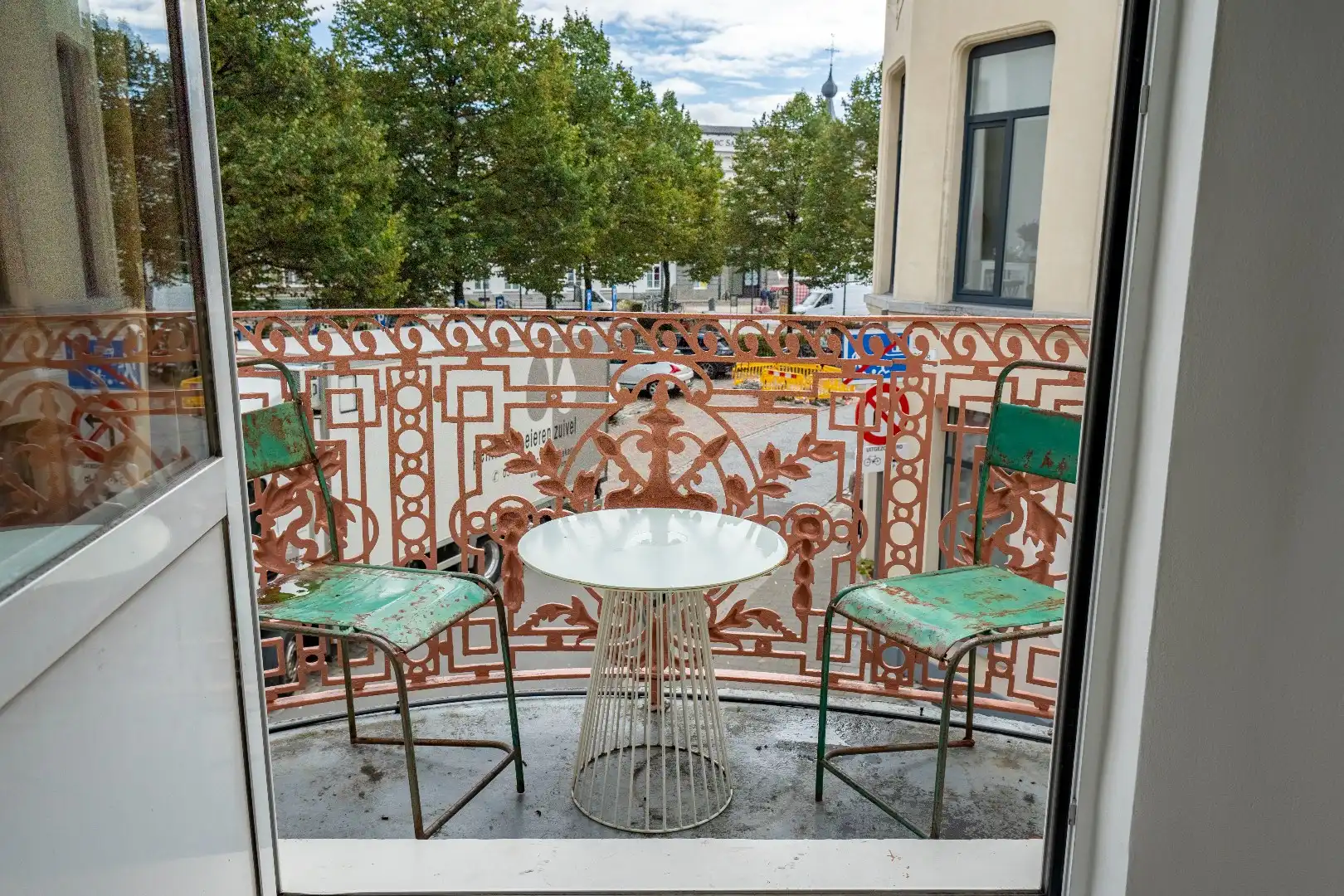 Hoofdfoto van de publicatie: Iconisch hoekgebouw met zorgeloos rendement