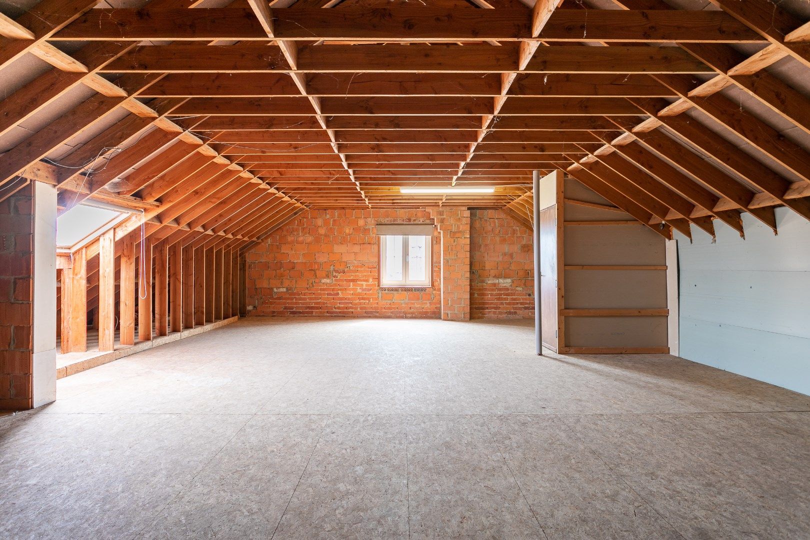 Villa op een perceel van 9a 74ca met garage en potentieel voor 4 à 5 slaapkamers. foto 22