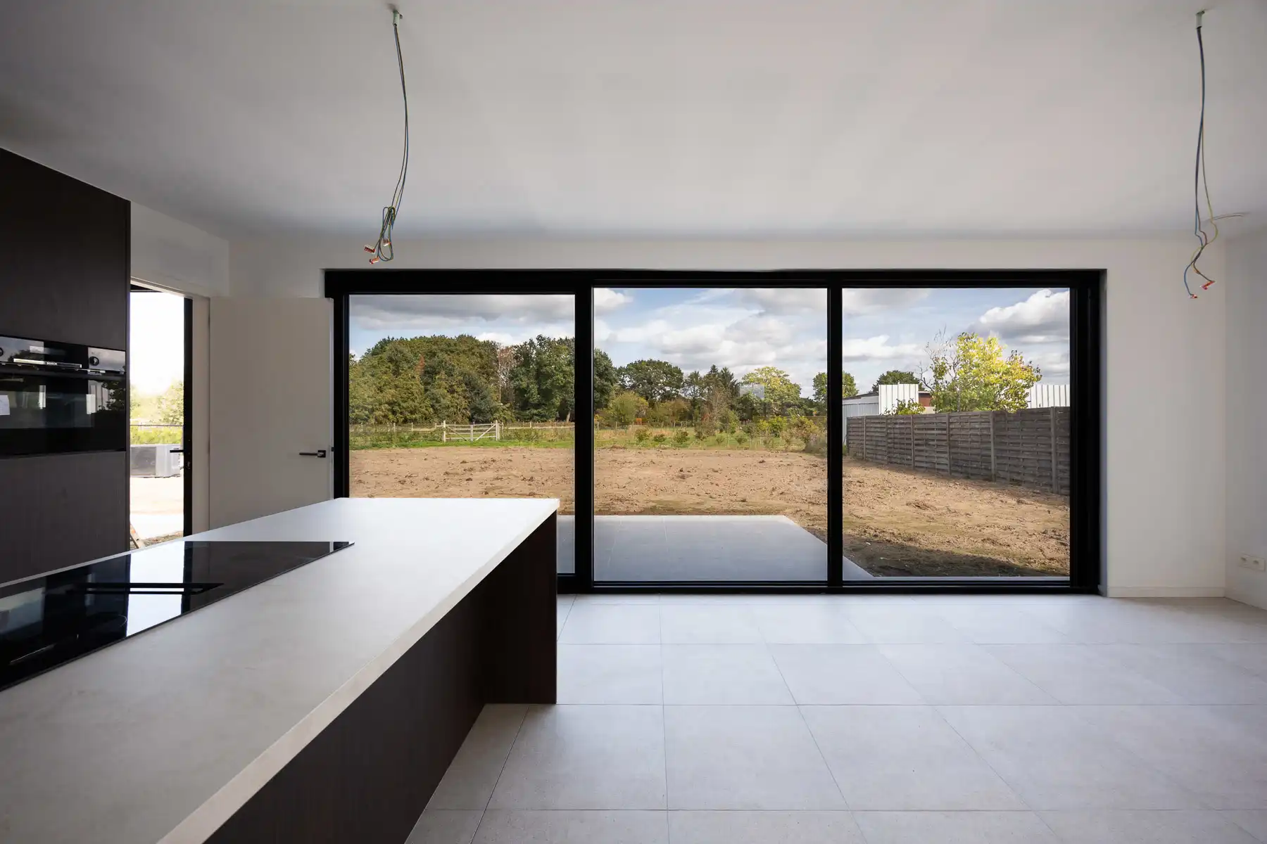Moderne BEN-woning met zicht op groen foto 11