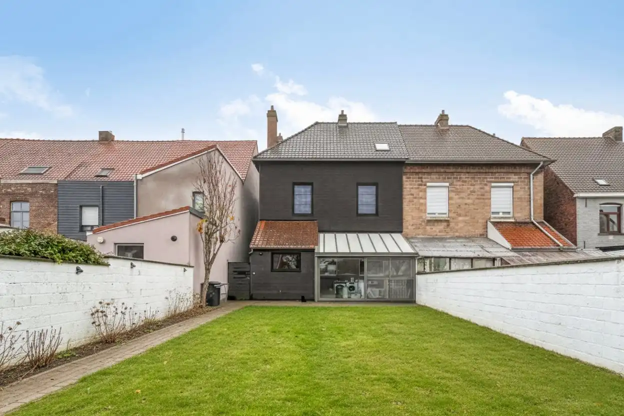 Energiezuinige woning te koop in Ieper met 5 kamers foto 2