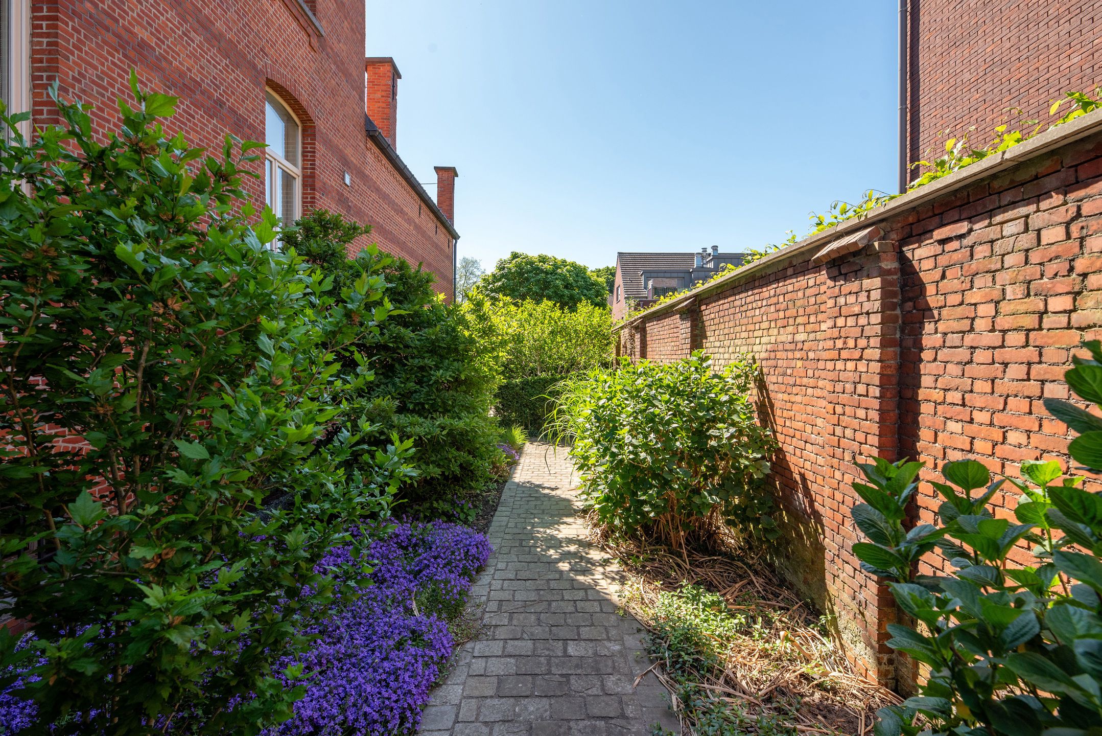 Uniek en imposant halfopen herenhuis met zuidtuin foto 24