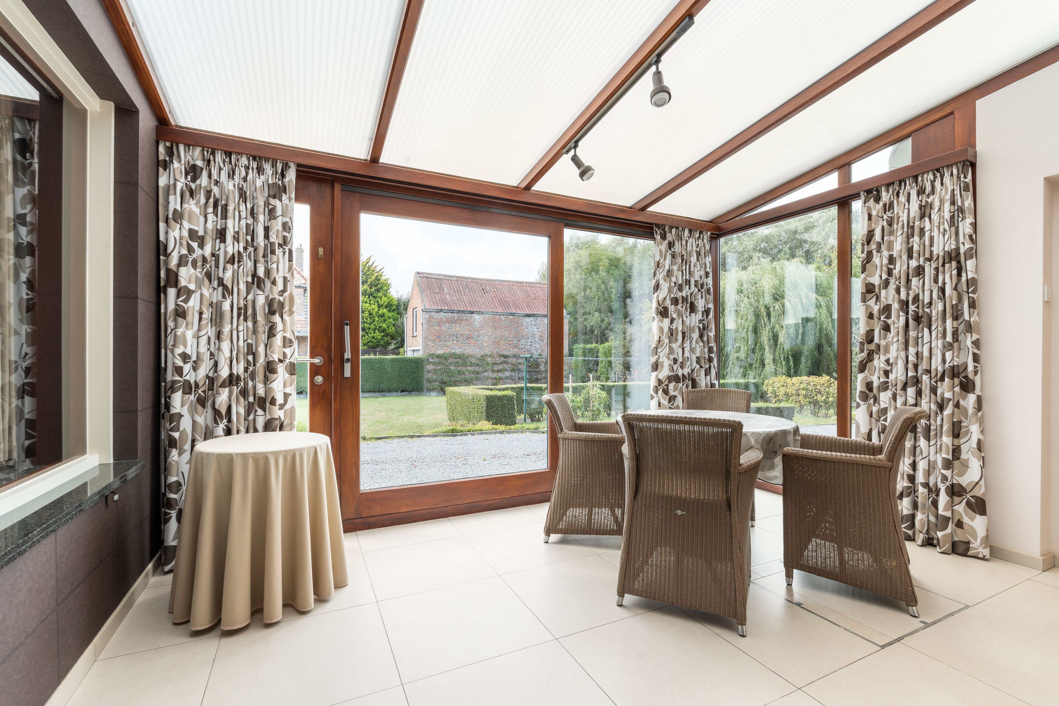 Ruime GEZINSWONING met aangename tuin + GARAGE + LOODS grenzend aan park, vlakbij zee!* foto 7