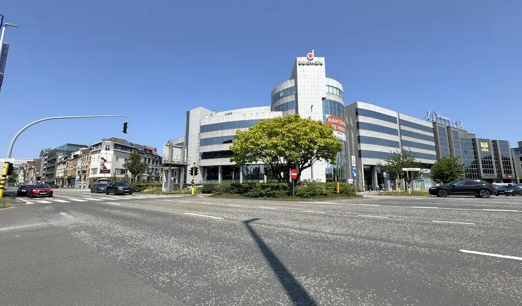 Knap ingericht kantoor te huur in Antwerp Gate I te Berchem foto 19