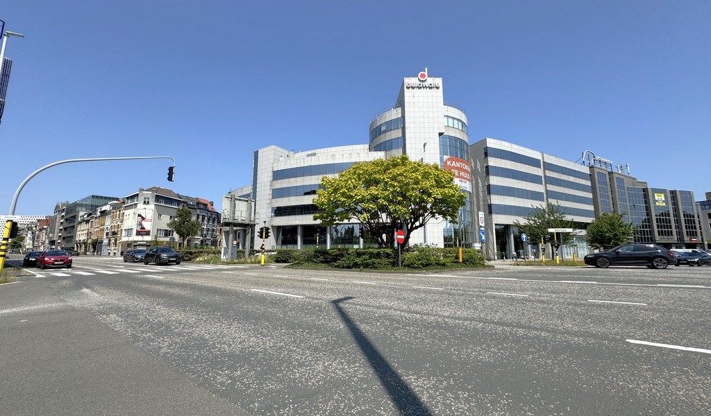 Knap ingericht kantoor te huur in Antwerp Gate I te Berchem foto 19