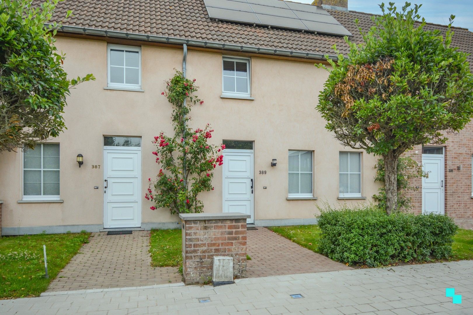 Smaakvol gerenoveerde woning met garage achteraan te Roeselare foto 35