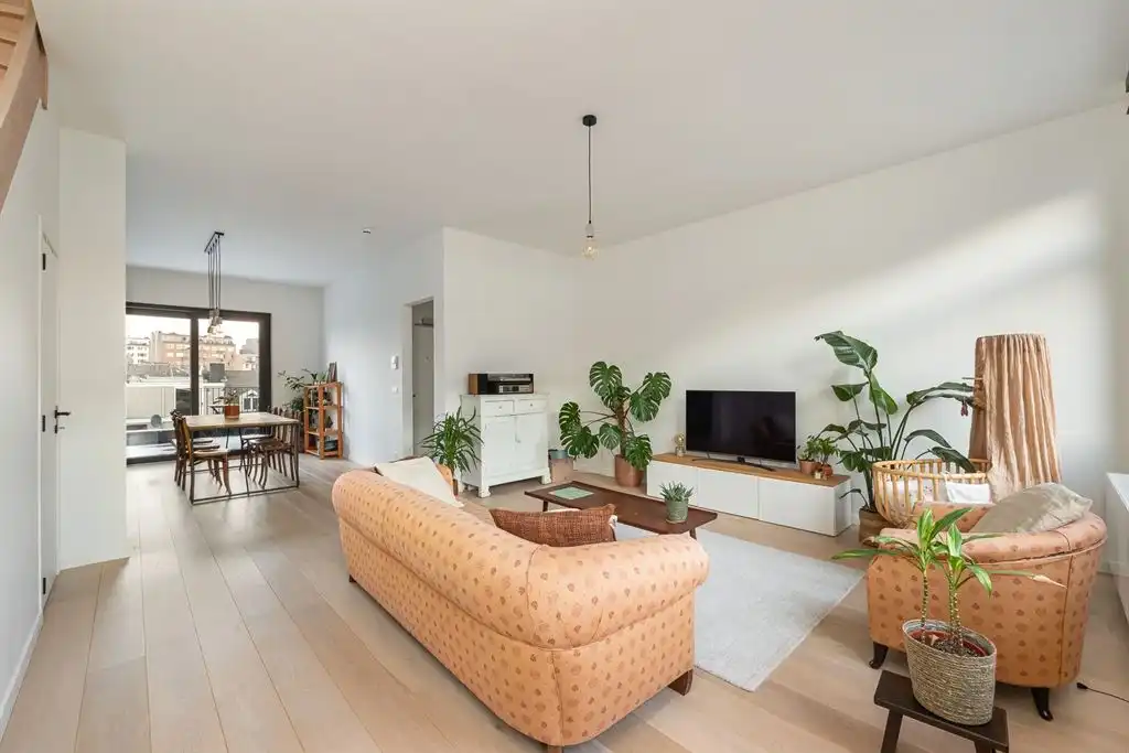 Gerenoveerd duplex appartement met terras foto {{pictureIndex}}