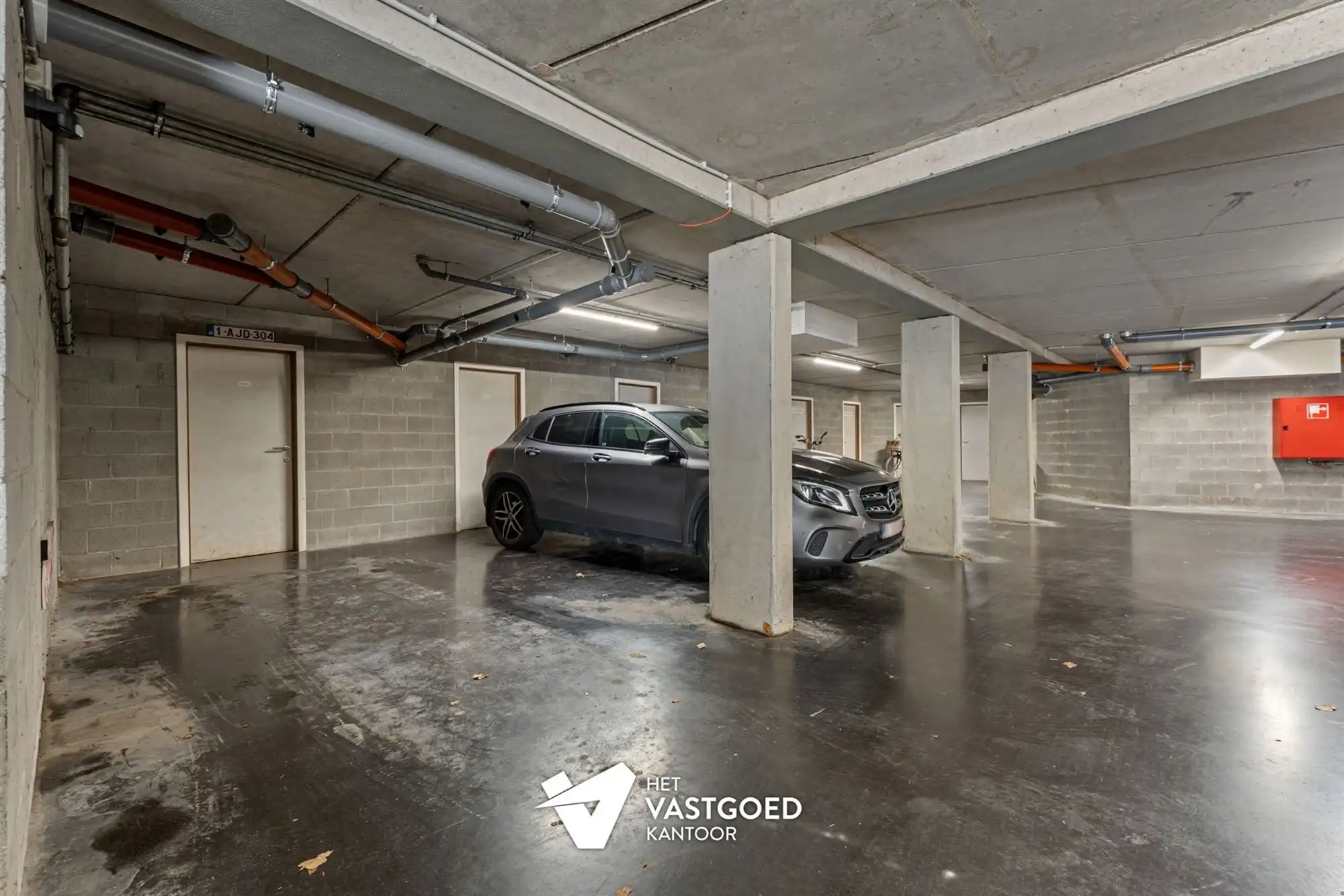 ZEER RUIM DUPLEX APPARTEMENT (158M²) MET 3 SLAAPKAMERS EN ONDERGRONDSE STAANPLAATS MET BERGING TE TESSENDERLO foto 28