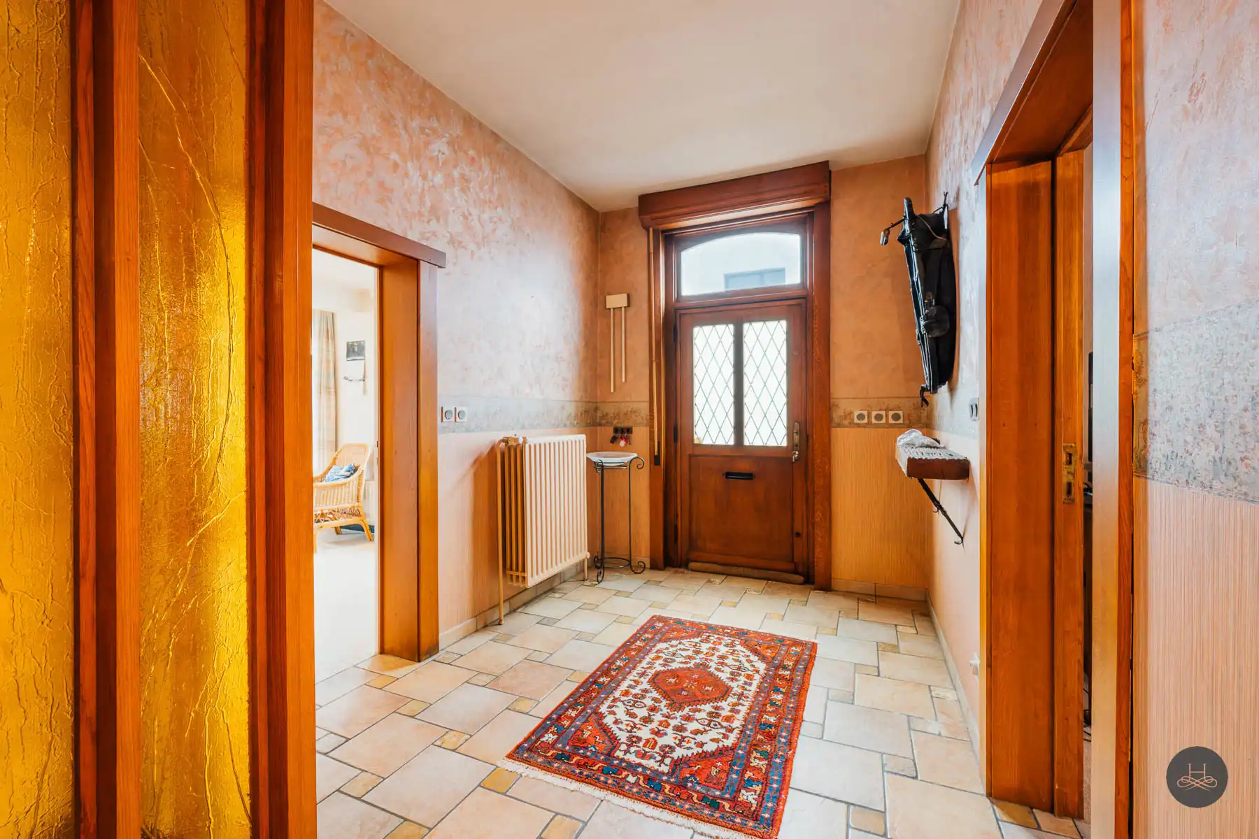 Prachtige authentieke en ruime villa met enorm potentieel foto 9