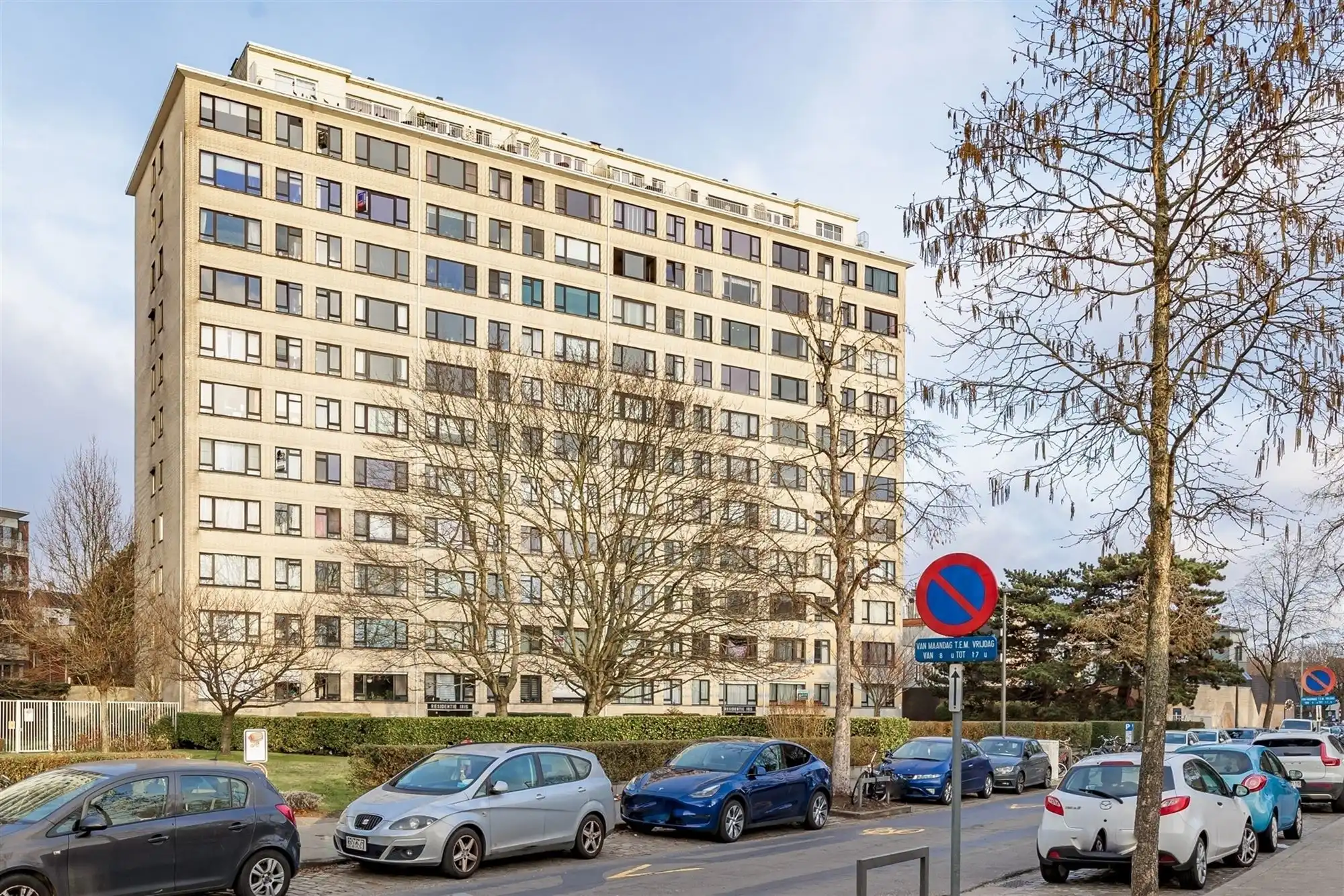 Appartement met 2 slaapkamers en terras. Parking mogelijk. foto 4