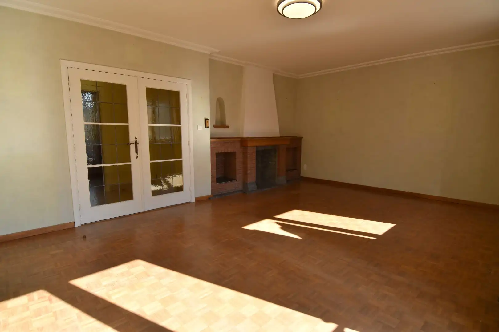 Ruim 3-slaapkamer appartement met garage in hartje Kortrijk foto 3