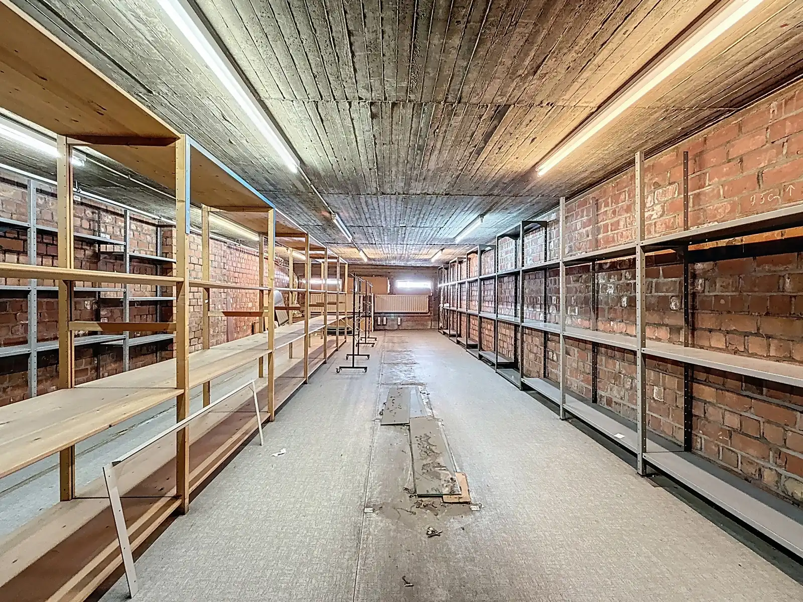 Uniek handelspand met ruim appartement en tuin foto 32