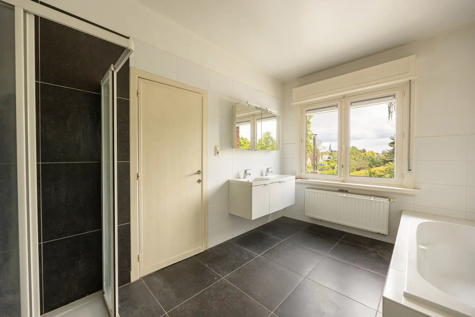 KARAKTERVOLLE WONING MET GARAGE/WERKPLAATS  foto 10