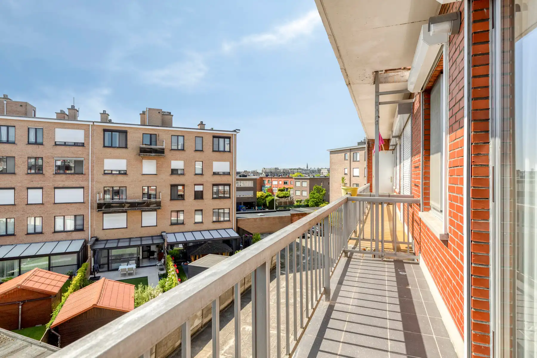 Ruim appartement met 2 slaapkamers en 2 terrassen. foto 17