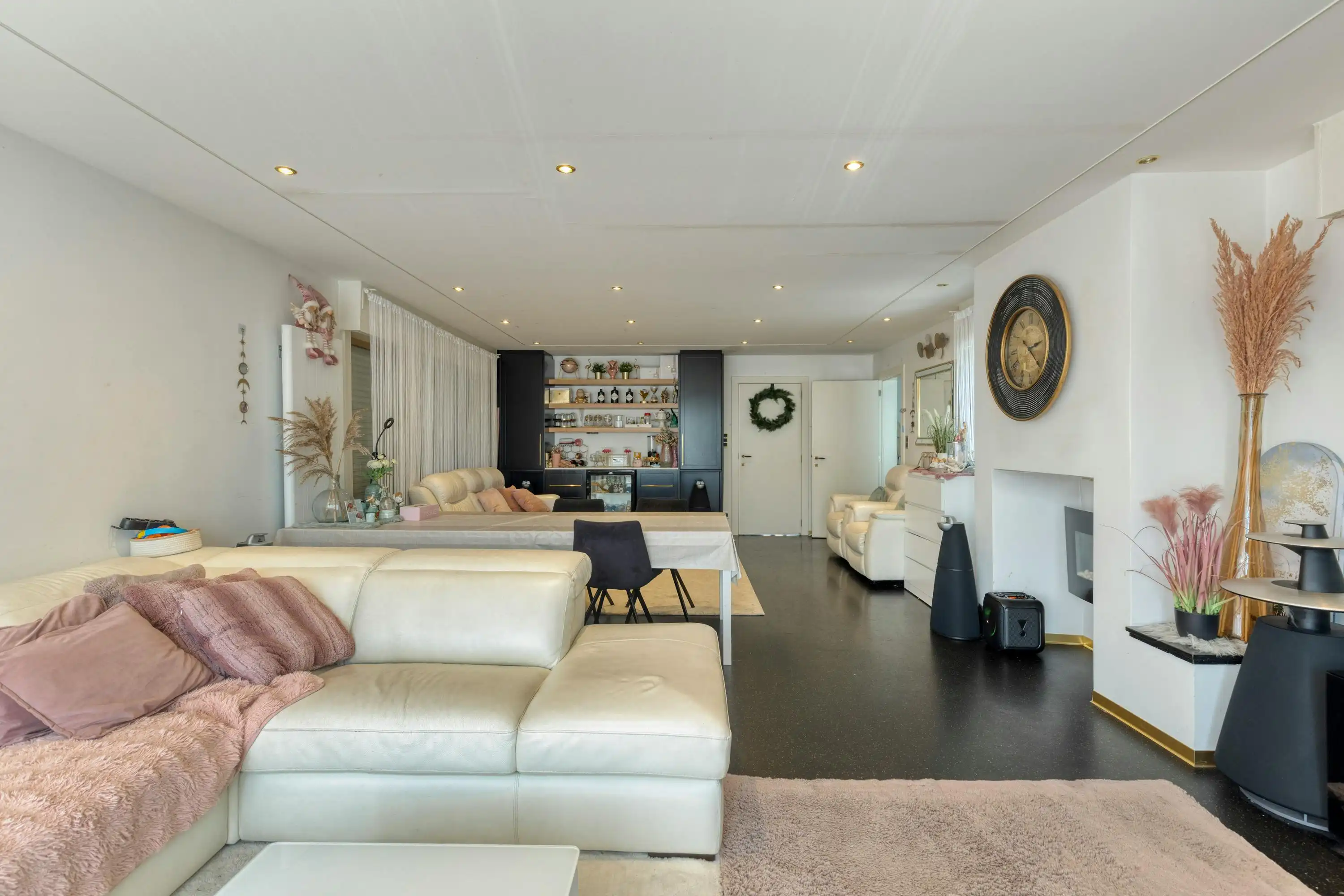 Ruime woning in bungalowstijl te koop in Aartrijke foto 6