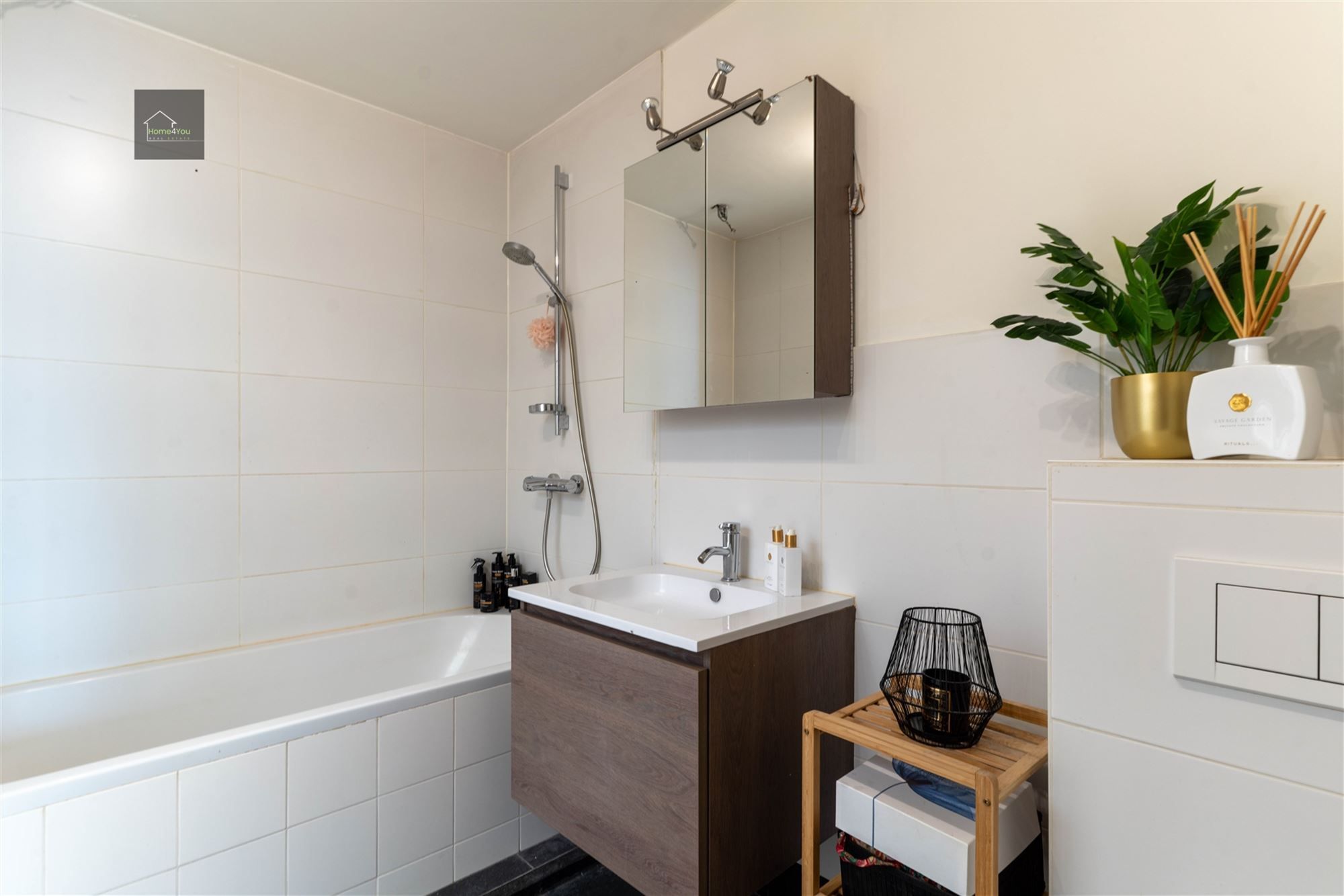 Instapklare woning met 3 slaapkamers te koop! foto 9