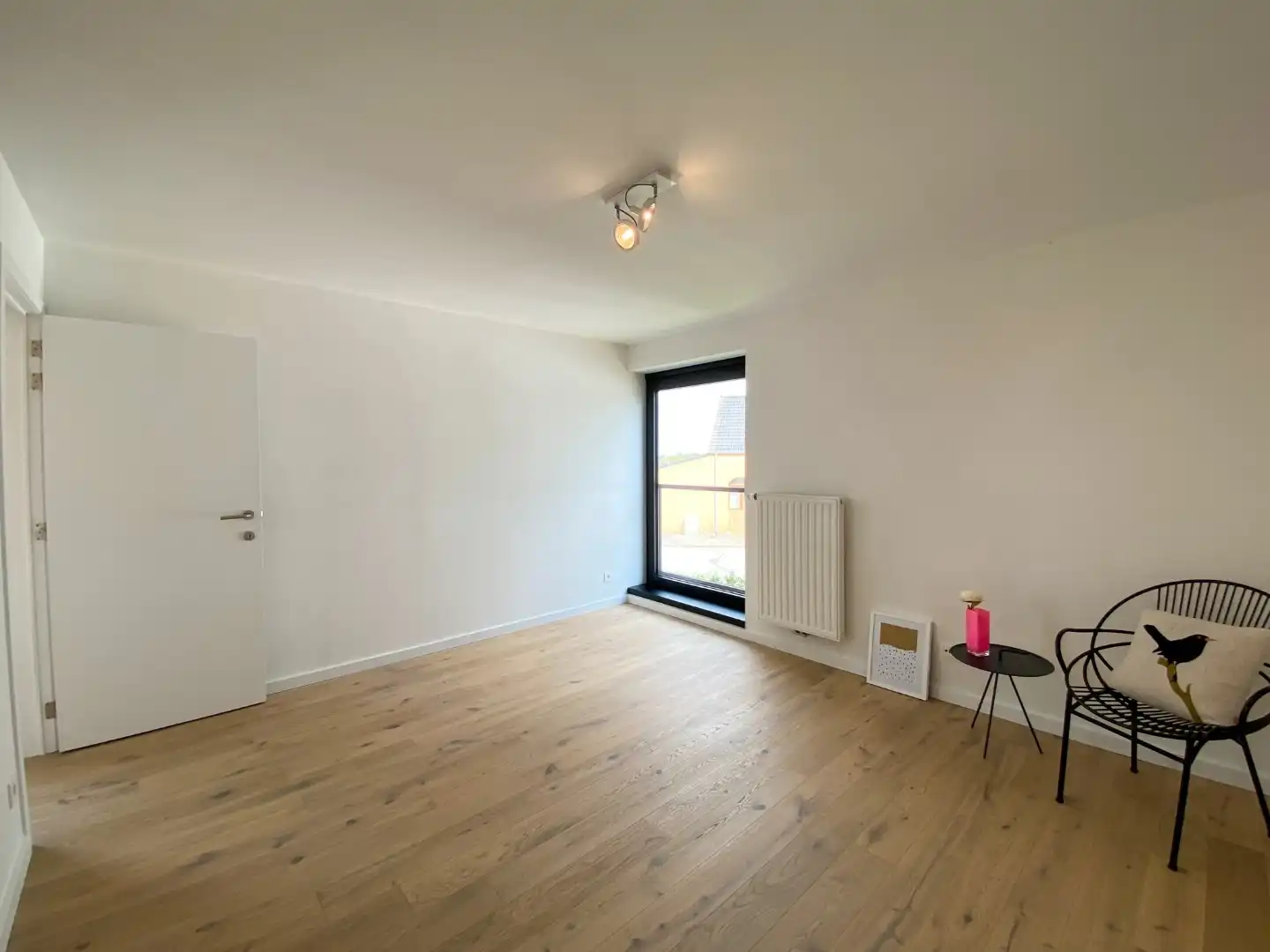 Recente woning met 3 slaapkamers, ruime oprit en tuin foto 19