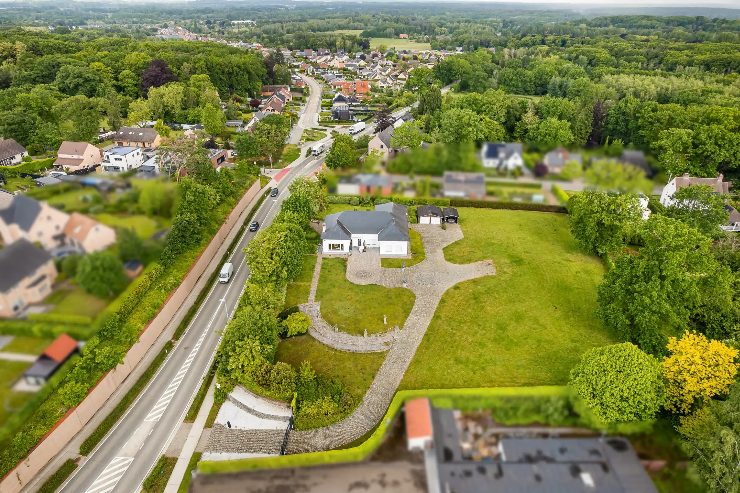 Statige villa met 57a 24ca grond en eindeloos potentieel foto 39