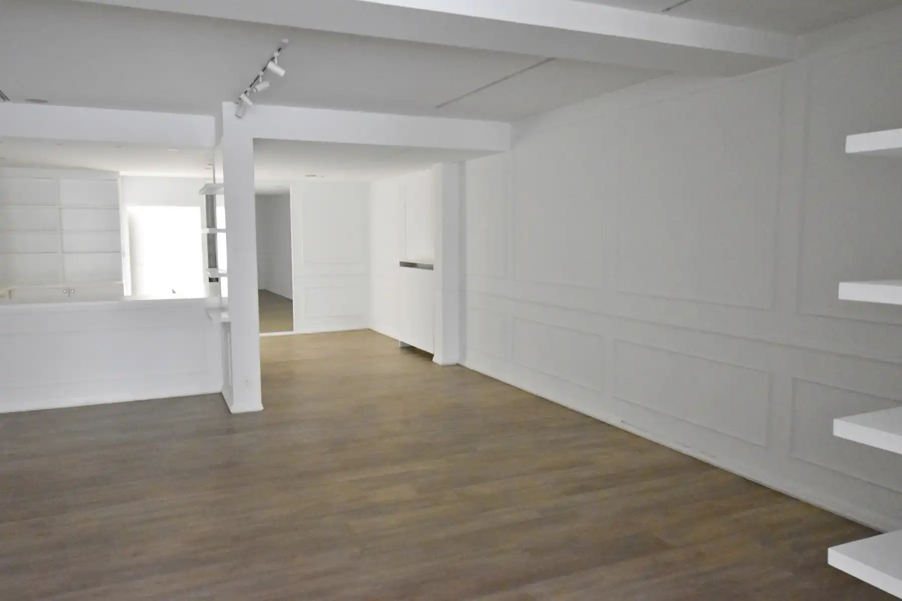 Commerciële ruimte te huur foto 4