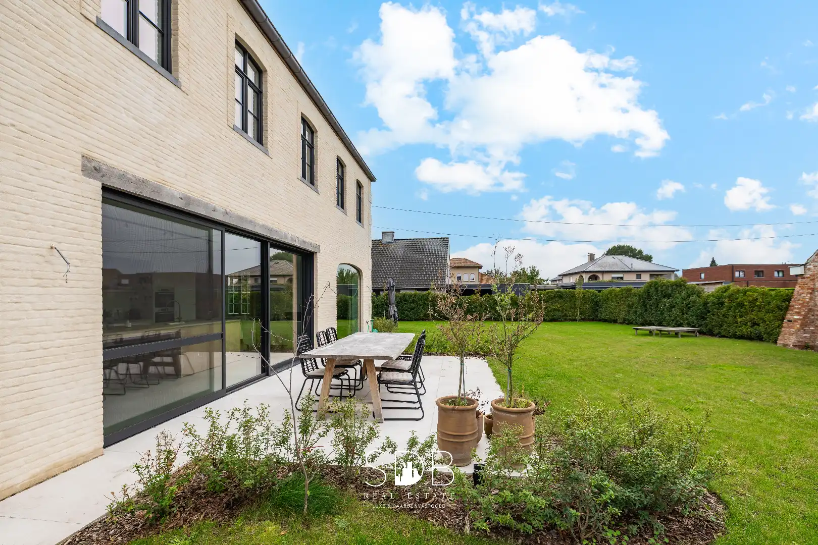 Landelijke villa met gezinstuin op 852m² foto 29