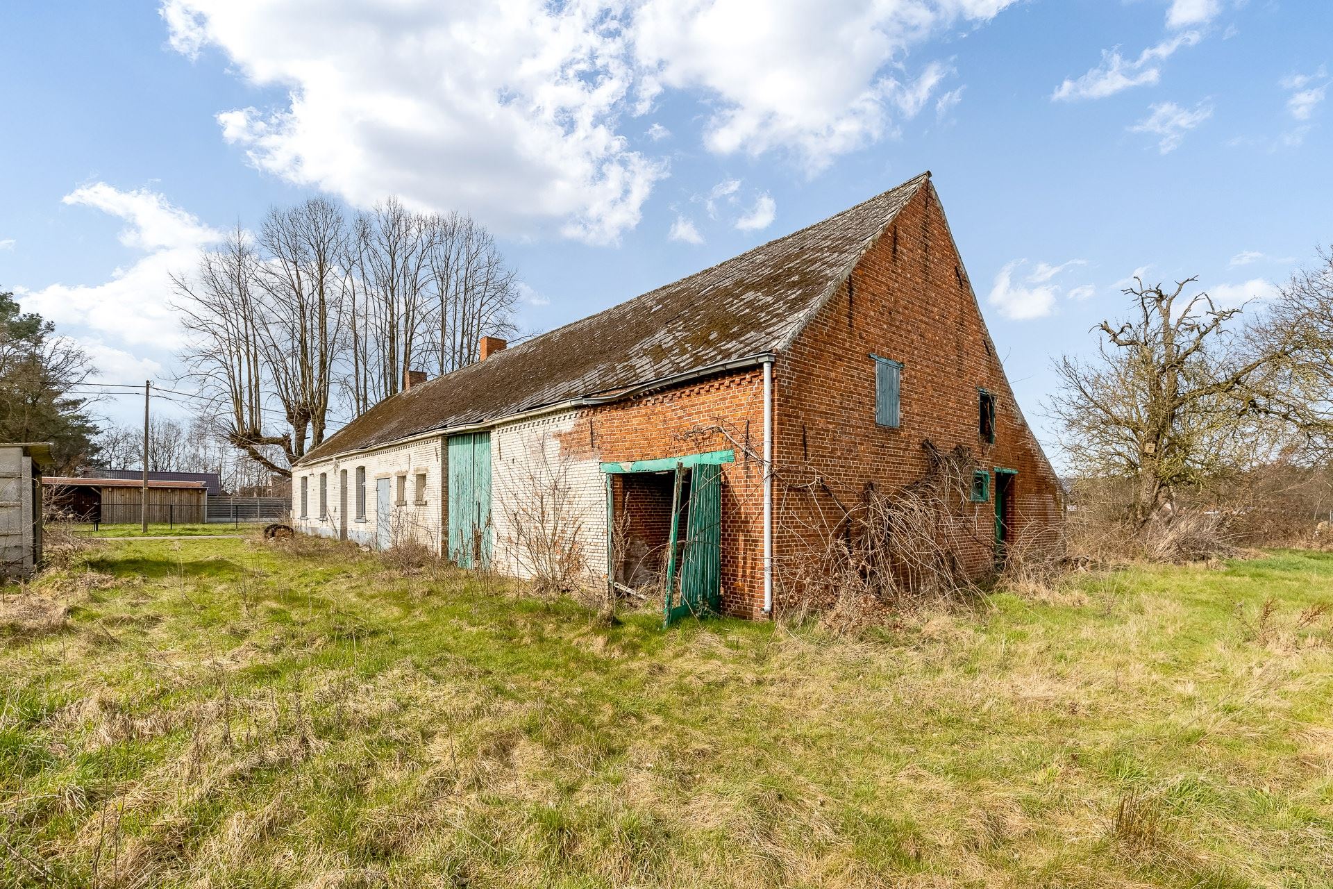 Charmante, volledig te renoveren of herop te bouwen hoeve op een perceel van bijna 2 hectare foto 17