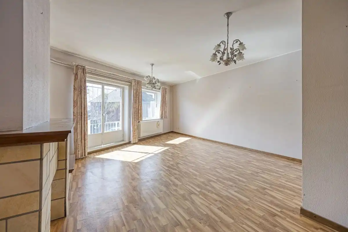 TE RENOVEREN APPARTEMENT MET 2 SLPK'S IN KURINGEN (HASSELT) foto 6