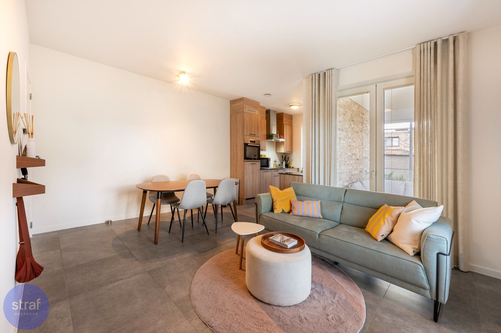 Nieuw en gezellig appartement met terras op toplocatie foto 3