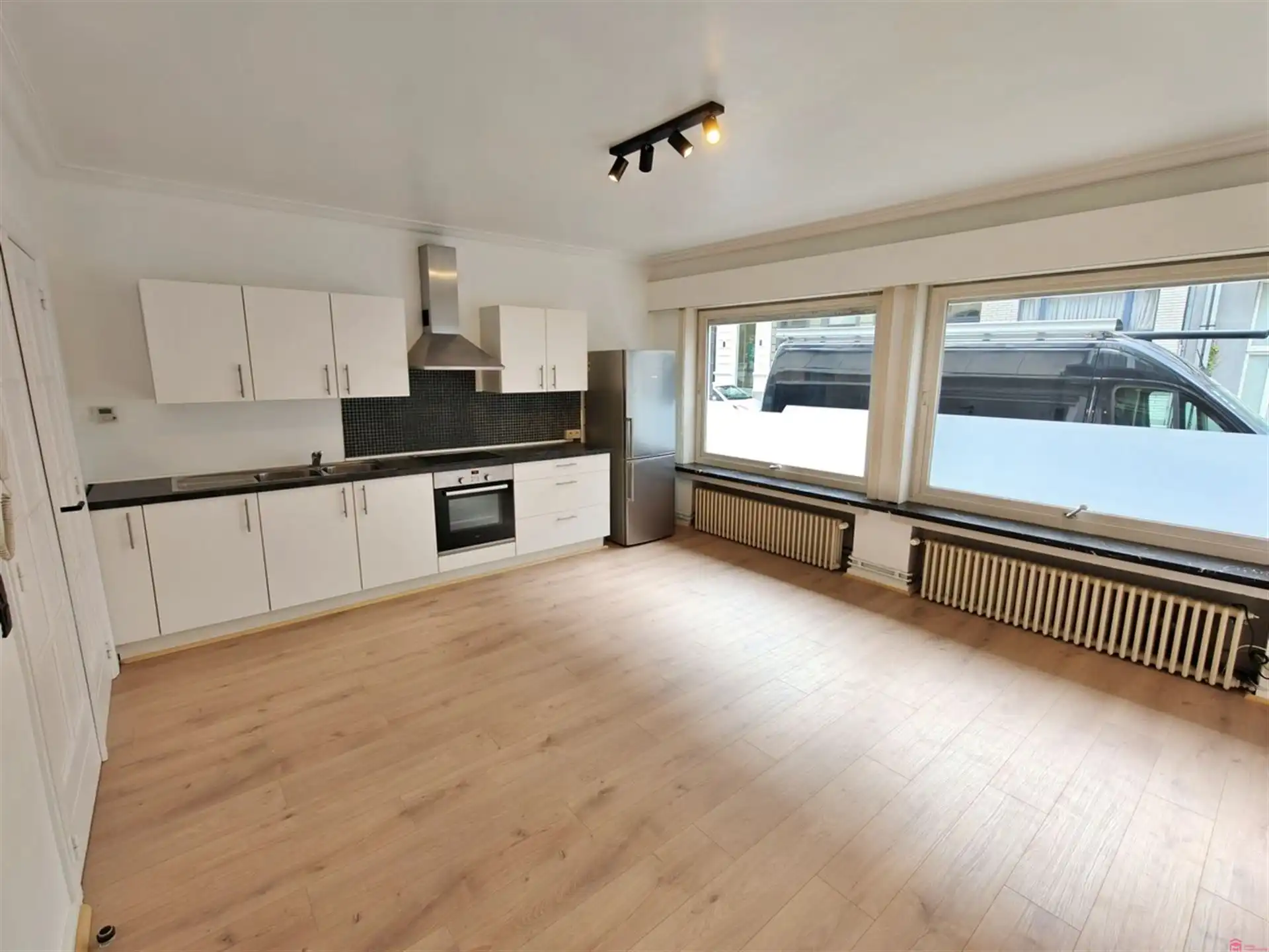 Instapklaar gelijkvloers appartement in hartje Kortrijk foto 4